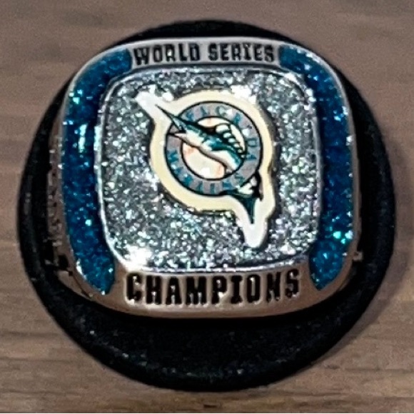 Coors Light - MLB Other - Florida Marlins Commemorative 2003 World Series Champions Ring